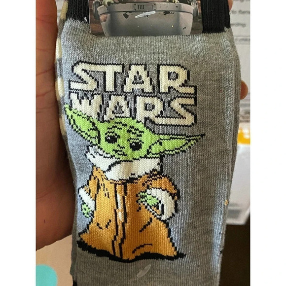 Star Wars The MANDALORIAN Yoda Crew Socks Mens Soft Warm Cozy Crew Fall 2 Pairs - Picture 7 of 7